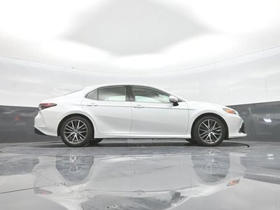 2024 Toyota Camry Hybrid XLE