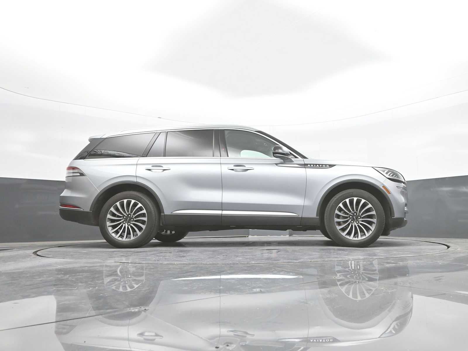 2023 Lincoln Aviator Standard