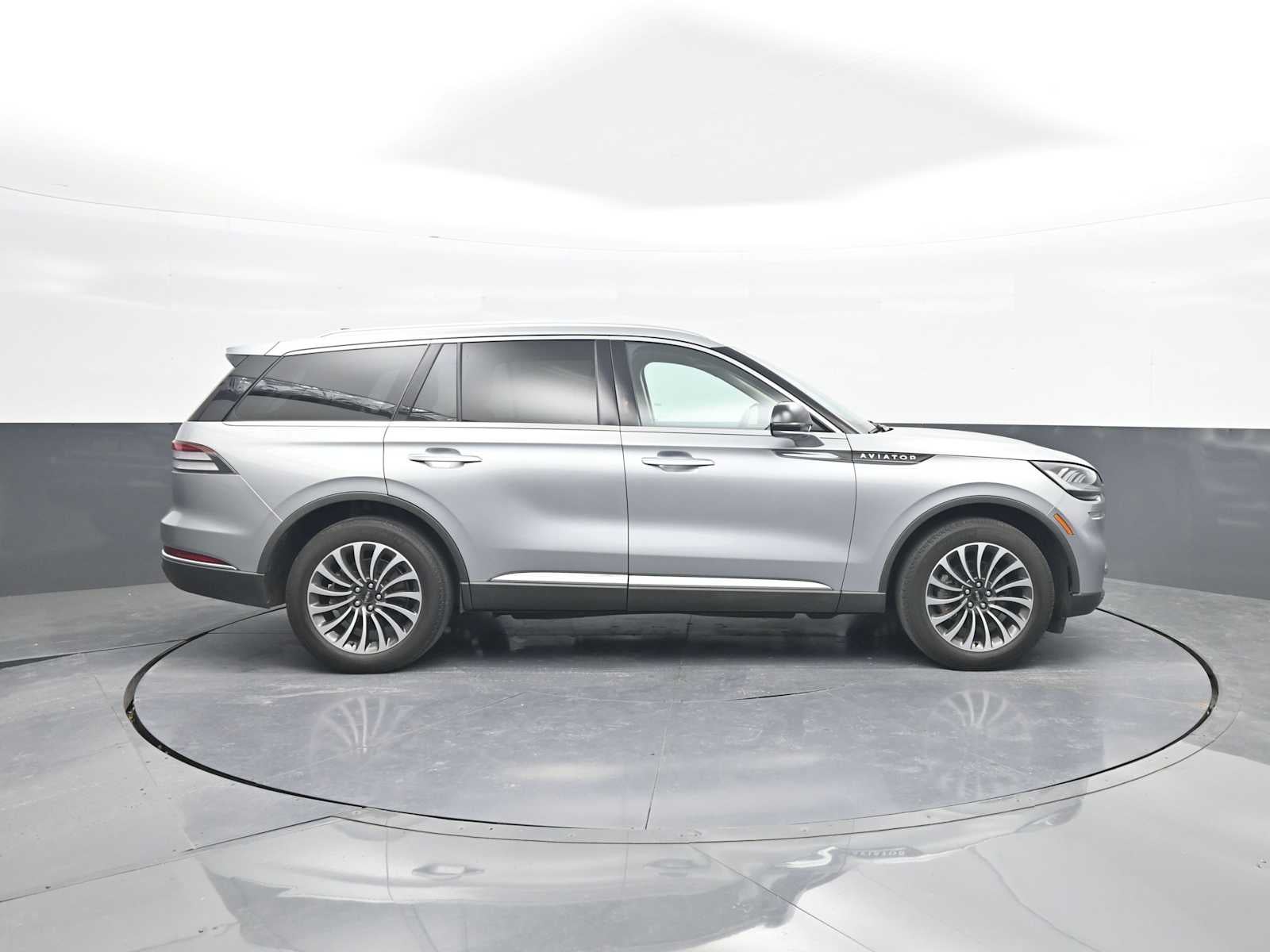 2023 Lincoln Aviator Standard