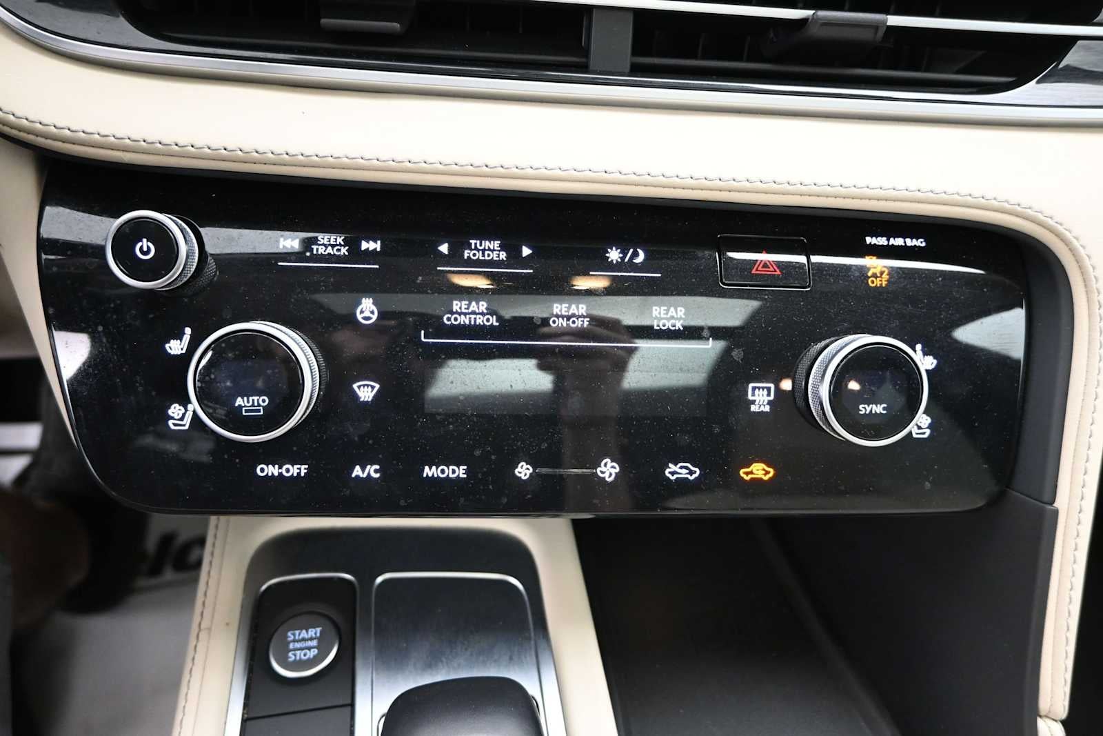2023 INFINITI QX60 LUXE