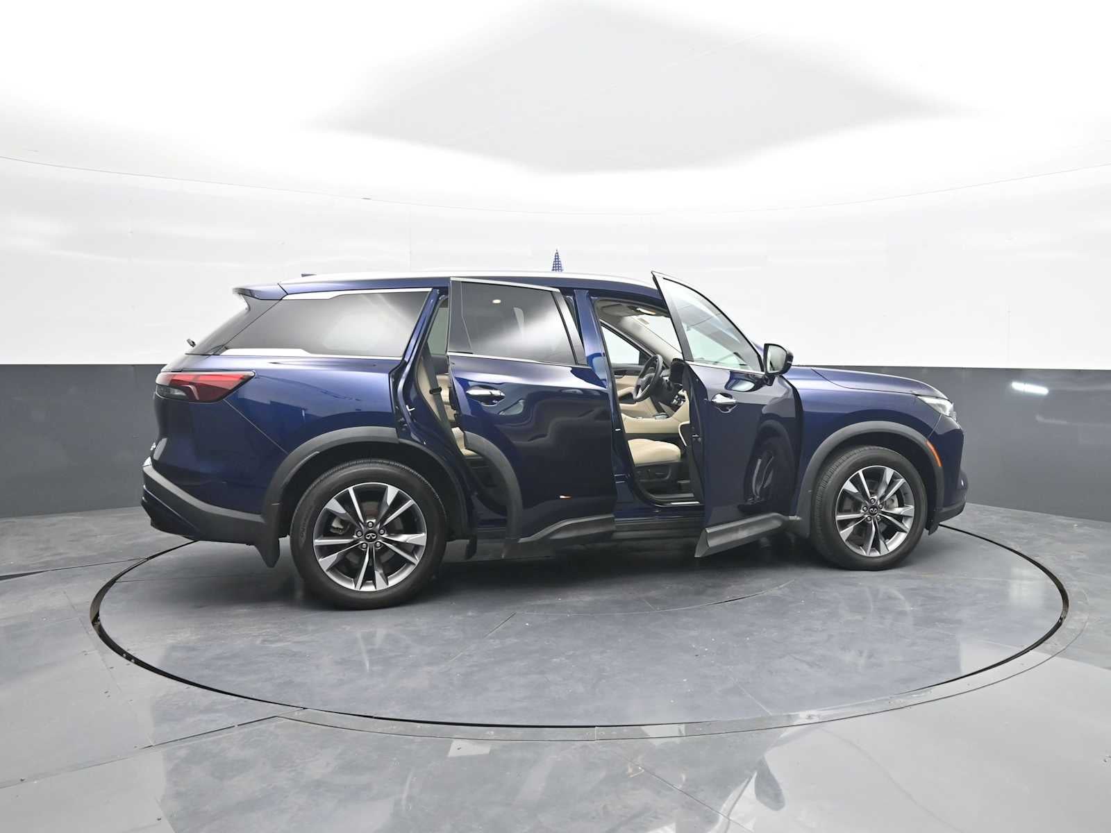 2023 INFINITI QX60 LUXE Base