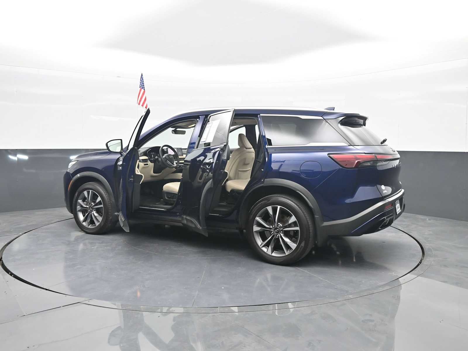2023 INFINITI QX60 LUXE Base