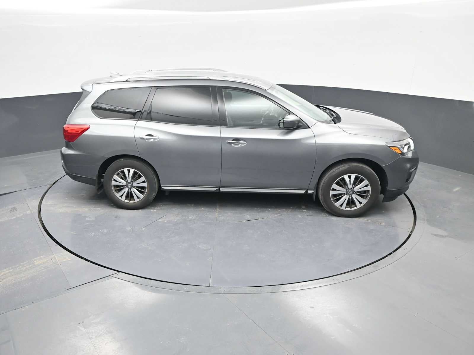 2020 Nissan Pathfinder S