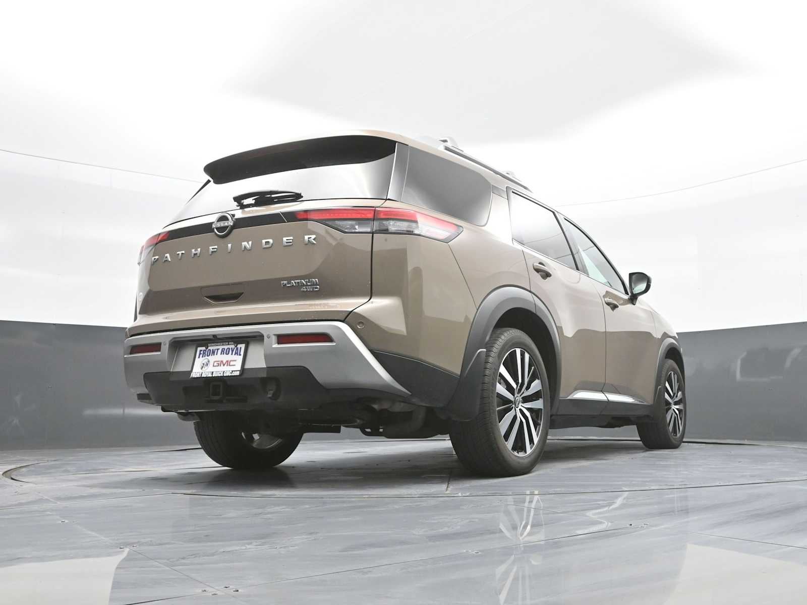 2023 Nissan Pathfinder Platinum