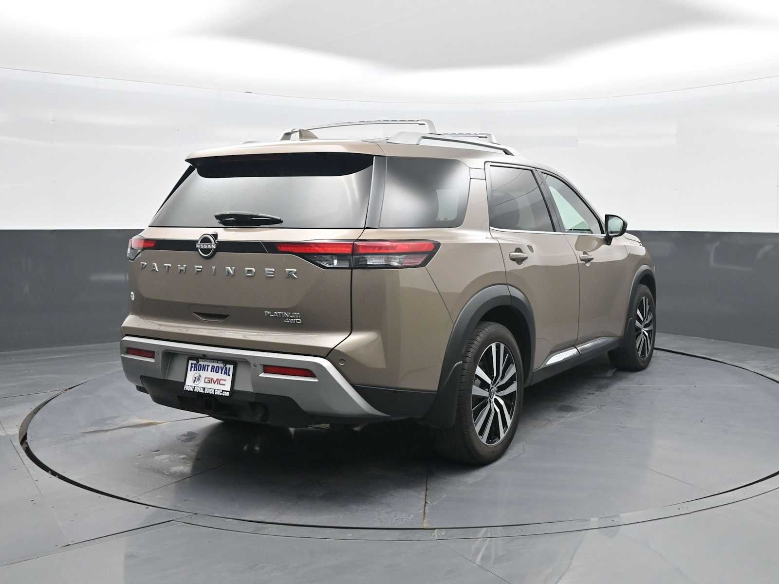 2023 Nissan Pathfinder Platinum