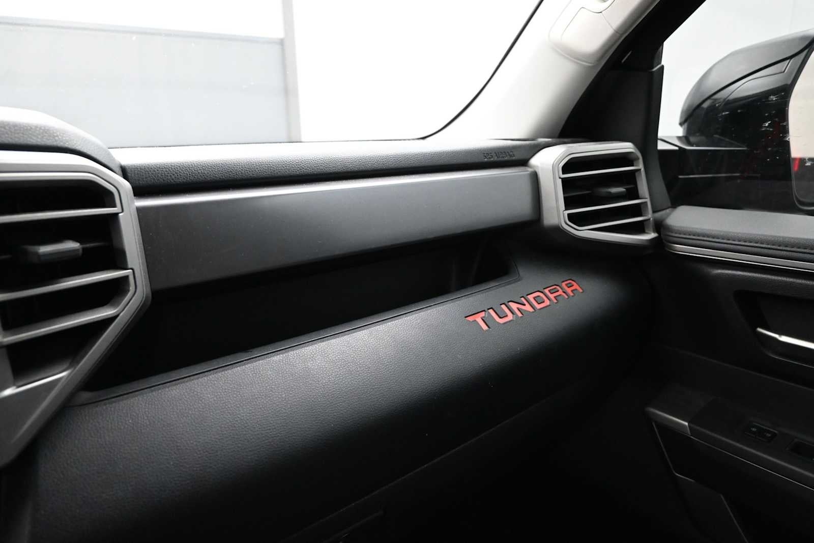 2022 Toyota Tundra 4WD SR5