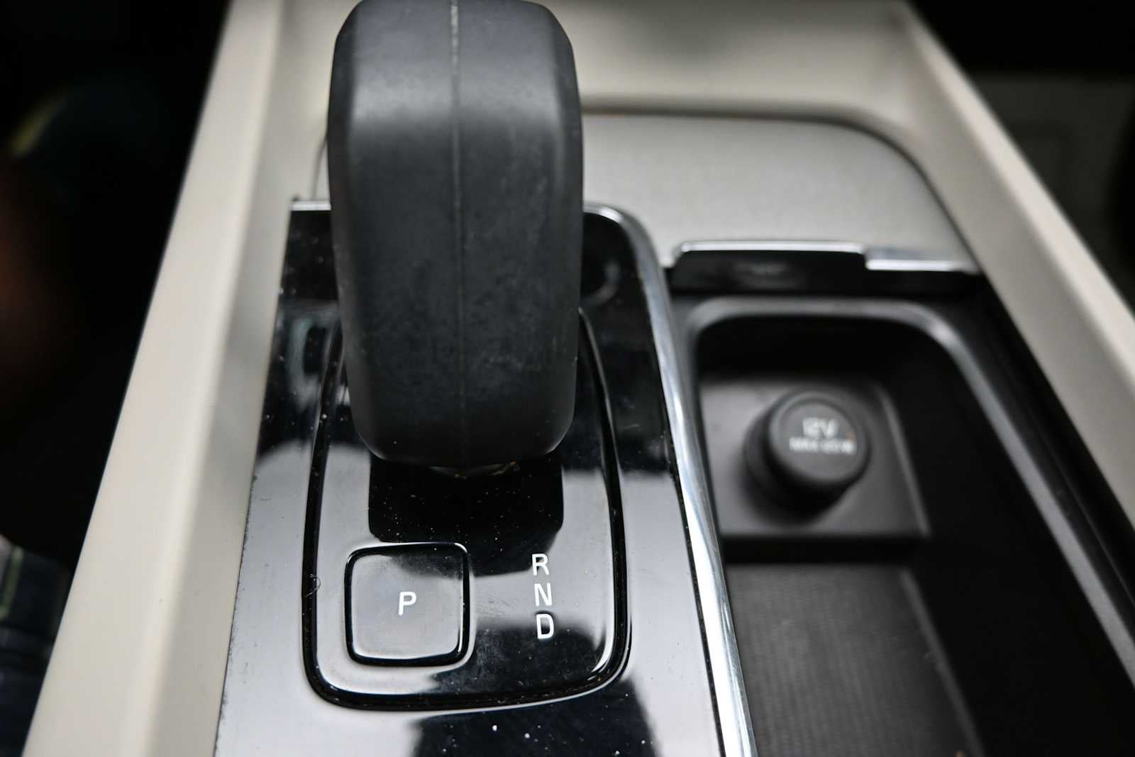 2024 Volvo S60 Plus Dark Theme