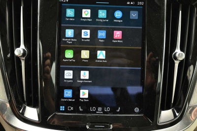 2024 Volvo S60 Plus Dark Theme