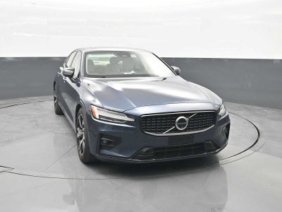 2024 Volvo S60 Plus Dark Theme