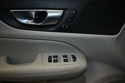 2024 Volvo S60 Plus Dark Theme