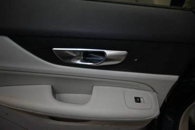 2024 Volvo S60 Plus Dark Theme