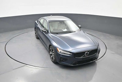 2024 Volvo S60 Plus Dark Theme