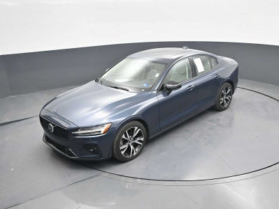2024 Volvo S60 Plus Dark Theme