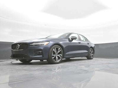 2024 Volvo S60 Plus Dark Theme