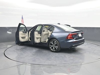 2024 Volvo S60 Plus Dark Theme