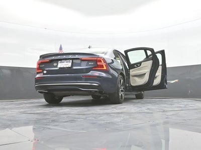 2024 Volvo S60 Plus Dark Theme