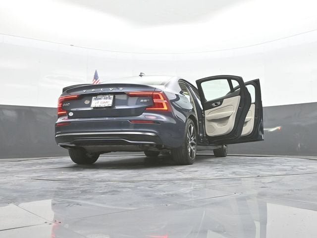 2024 Volvo S60 Plus Dark Theme