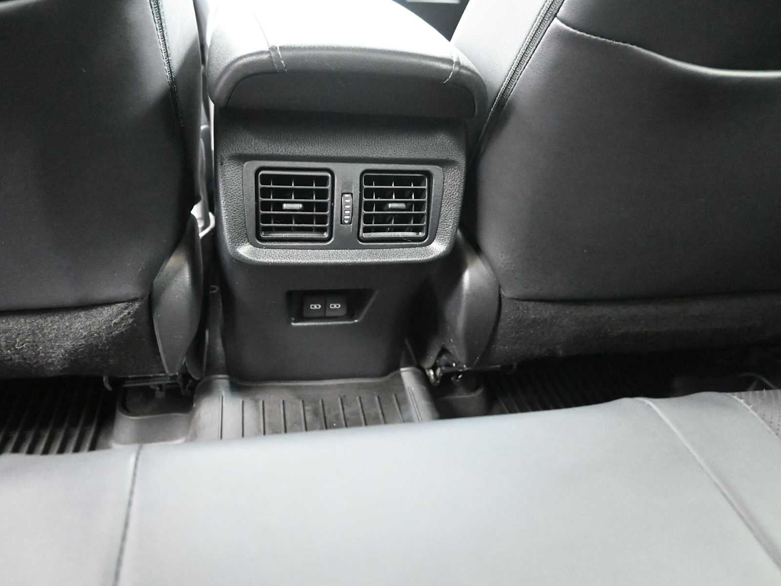 2024 Toyota Venza LE