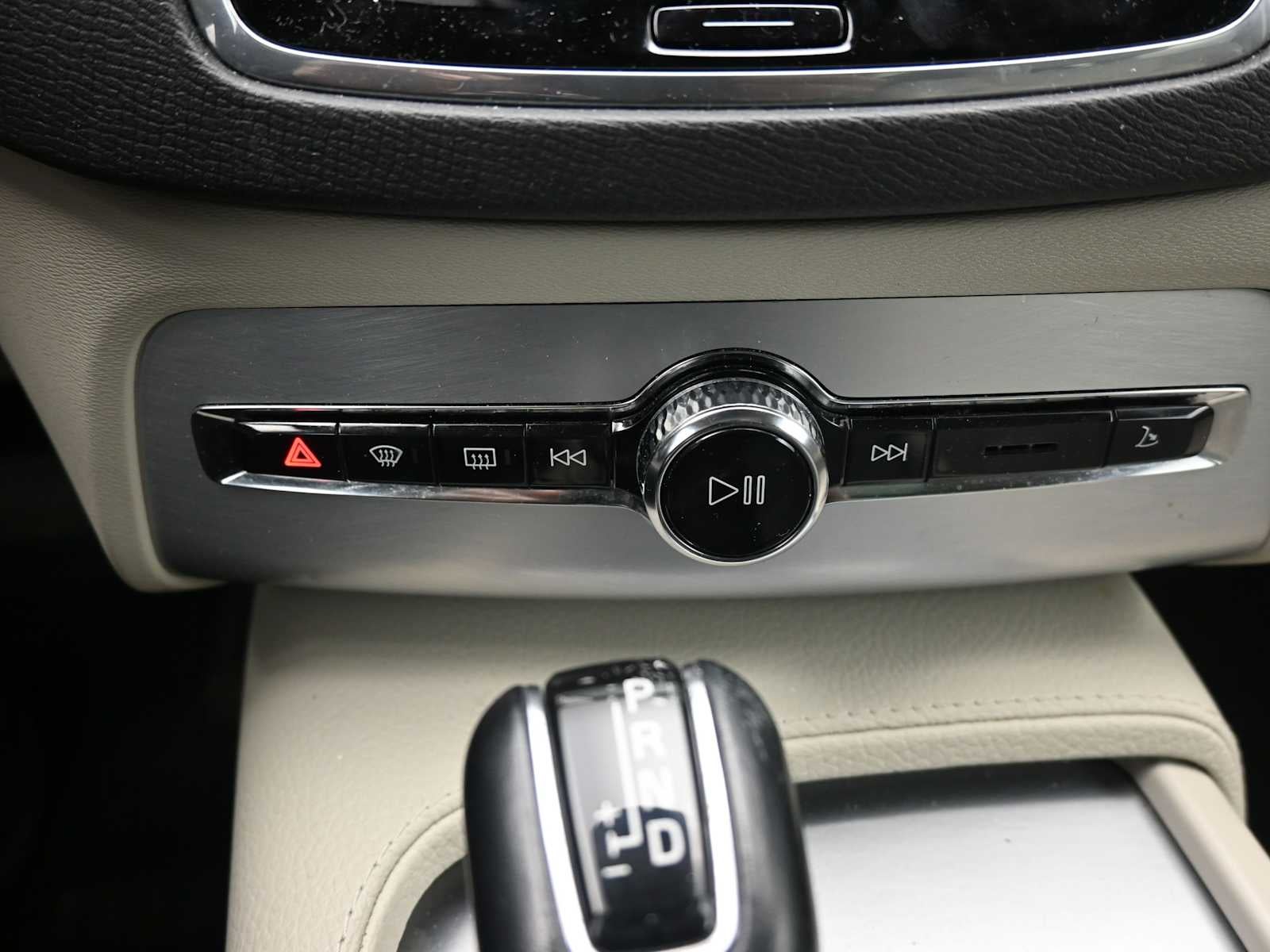 2018 Volvo XC90 Momentum