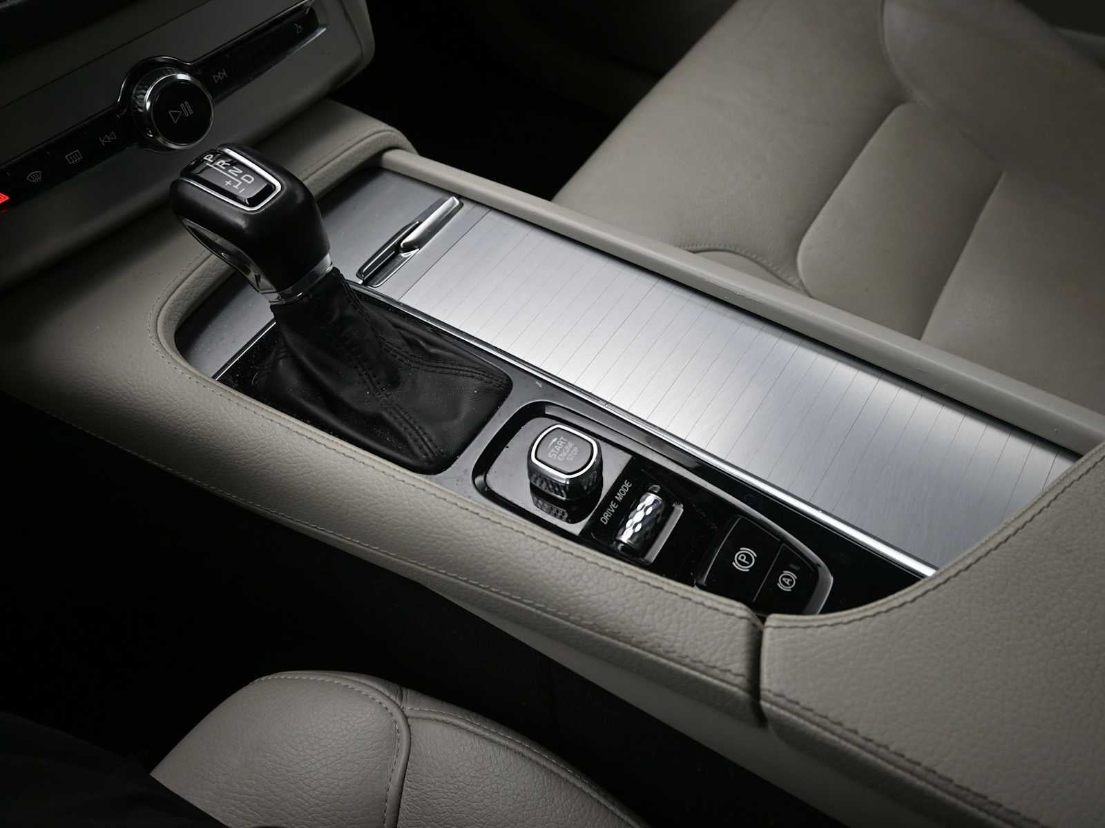 2018 Volvo XC90 Momentum