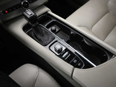 2018 Volvo XC90 Momentum