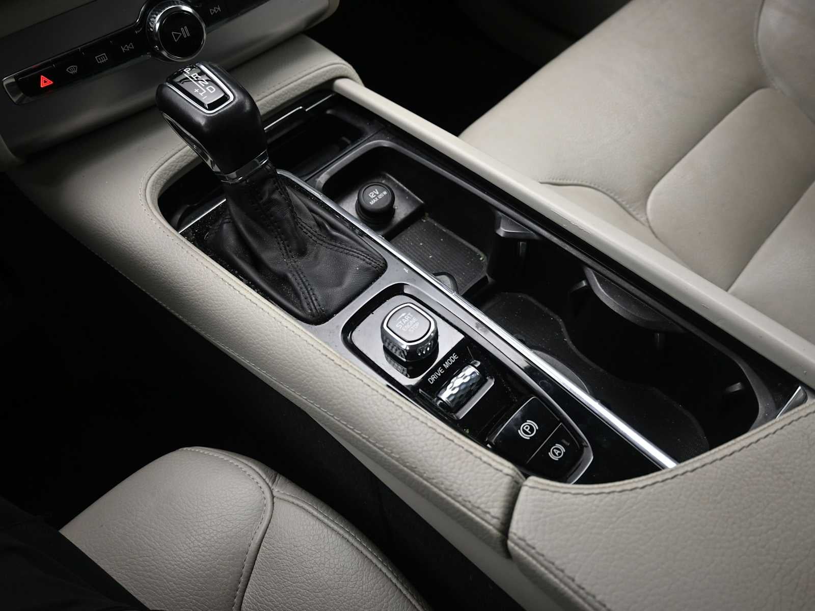 2018 Volvo XC90 Momentum