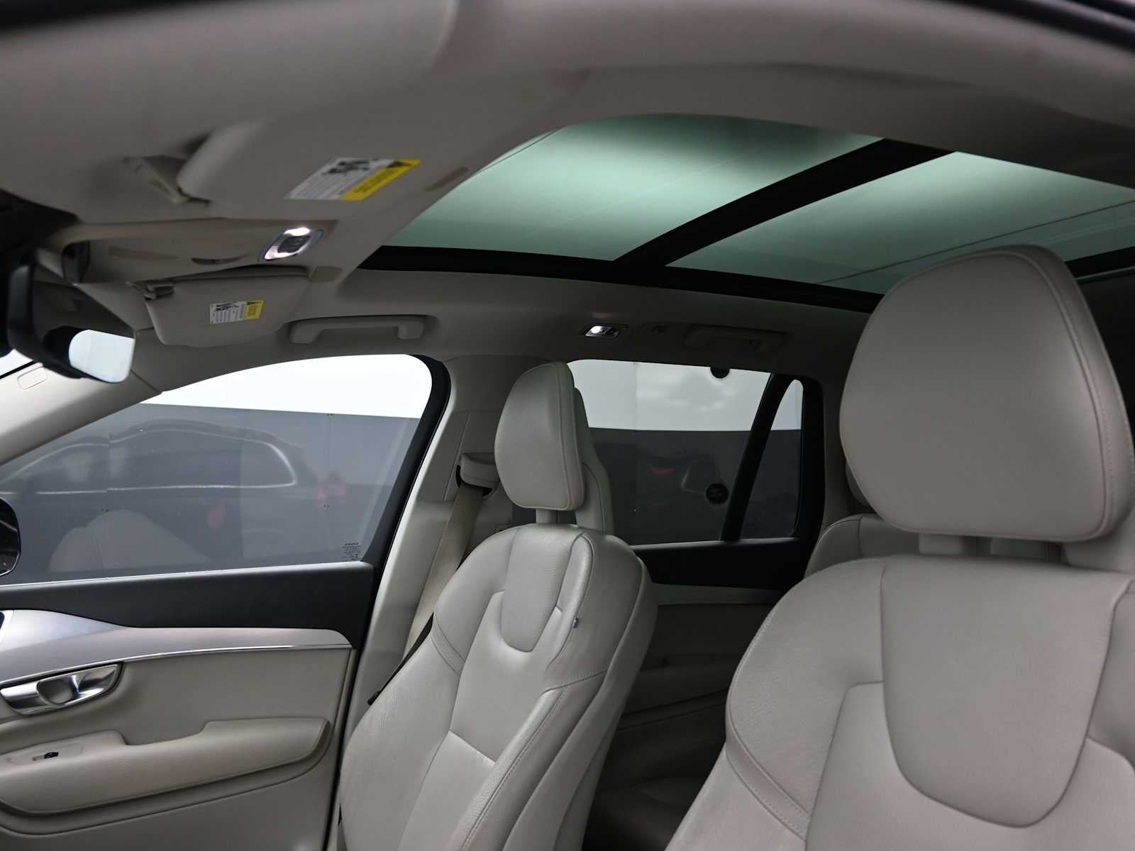 2018 Volvo XC90 Momentum