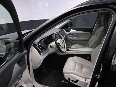2018 Volvo XC90 Momentum