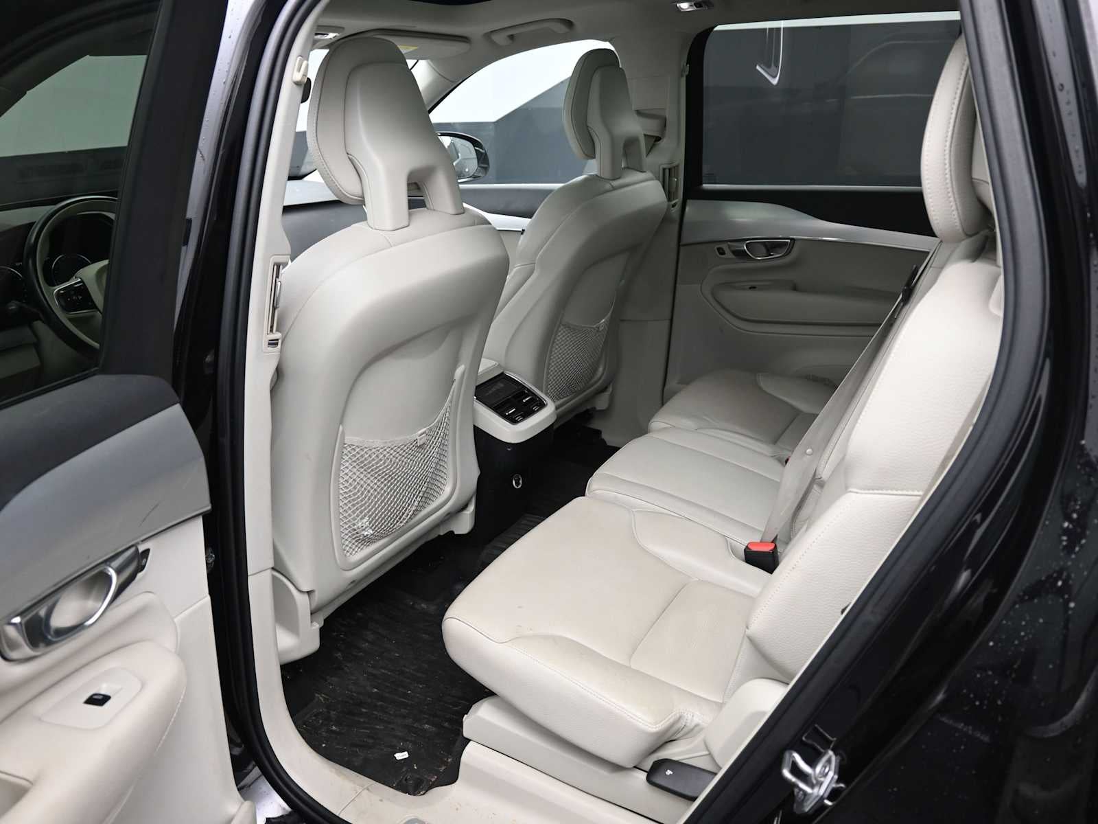 2018 Volvo XC90 Momentum