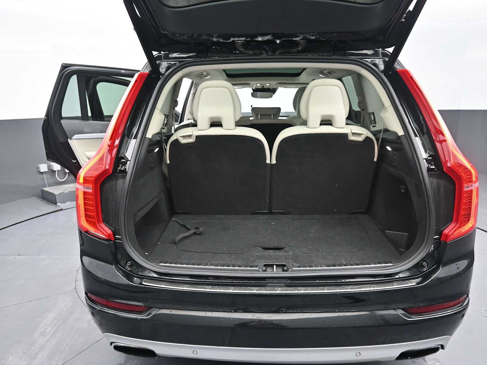 2018 Volvo XC90 Momentum