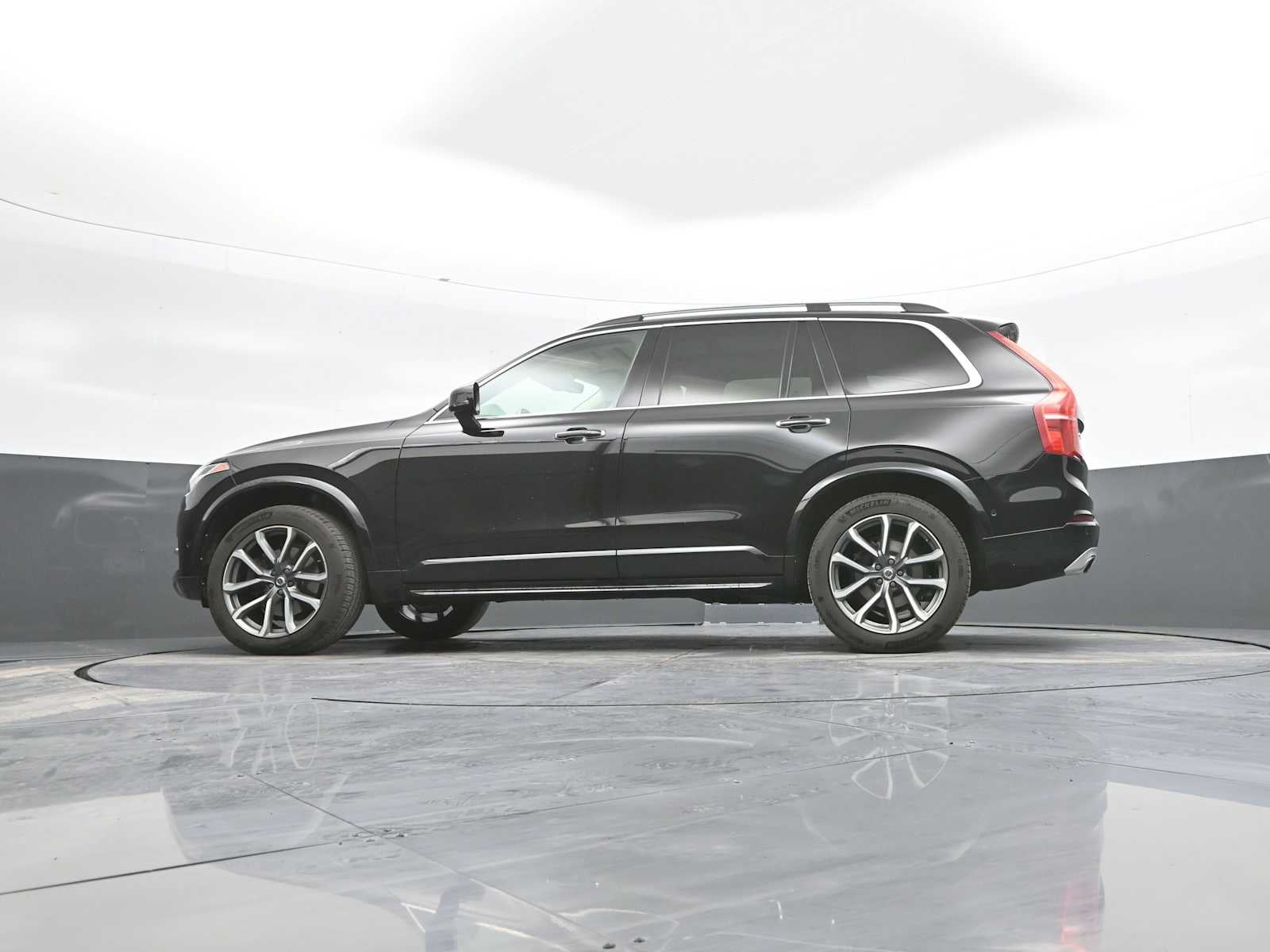 2018 Volvo XC90 Momentum