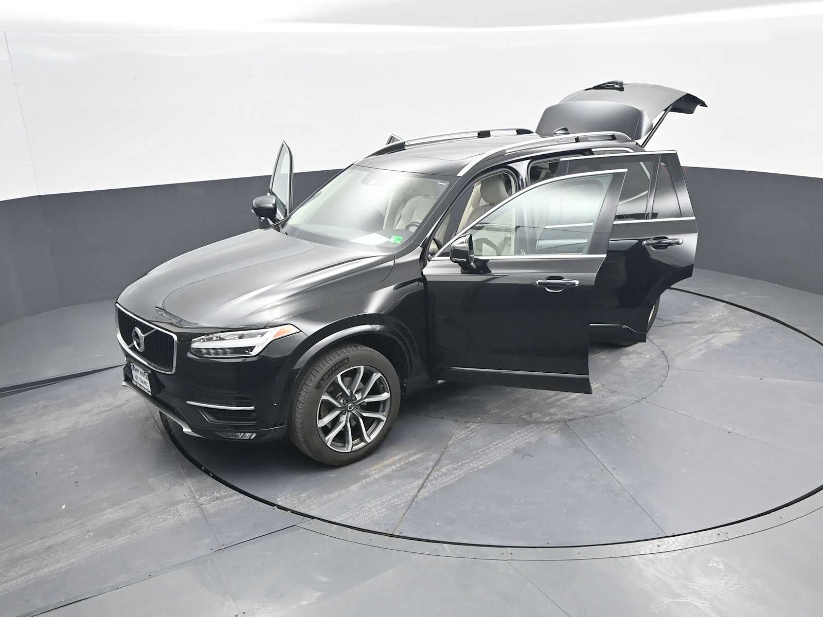 2018 Volvo XC90 Momentum
