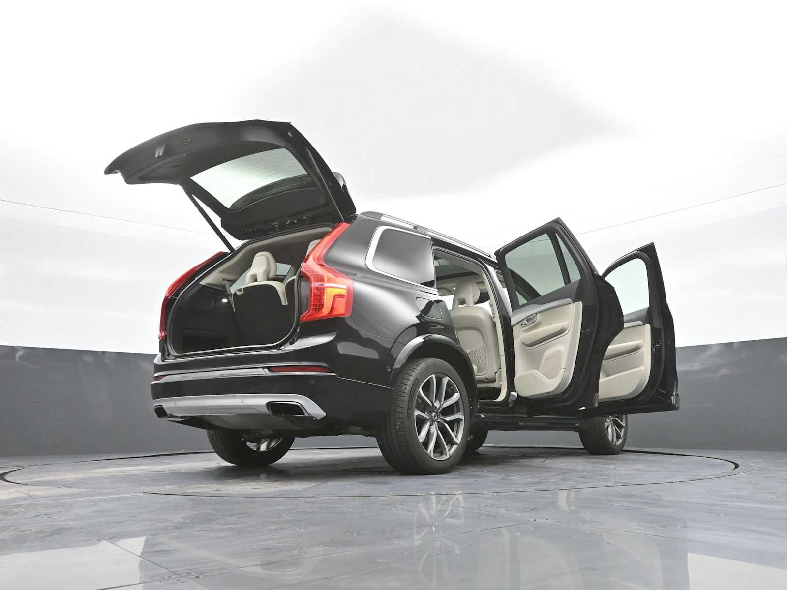 2018 Volvo XC90 Momentum