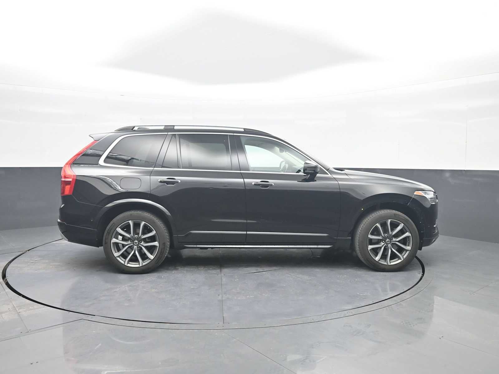 2018 Volvo XC90 Momentum