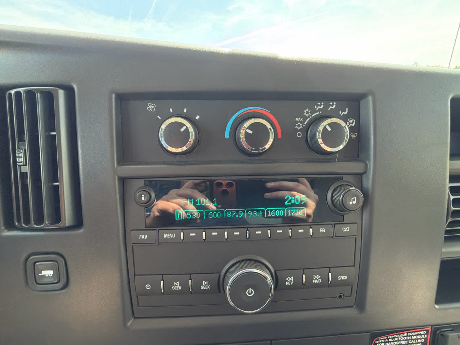 2025 GMC Savana Cutaway 3500 1WT