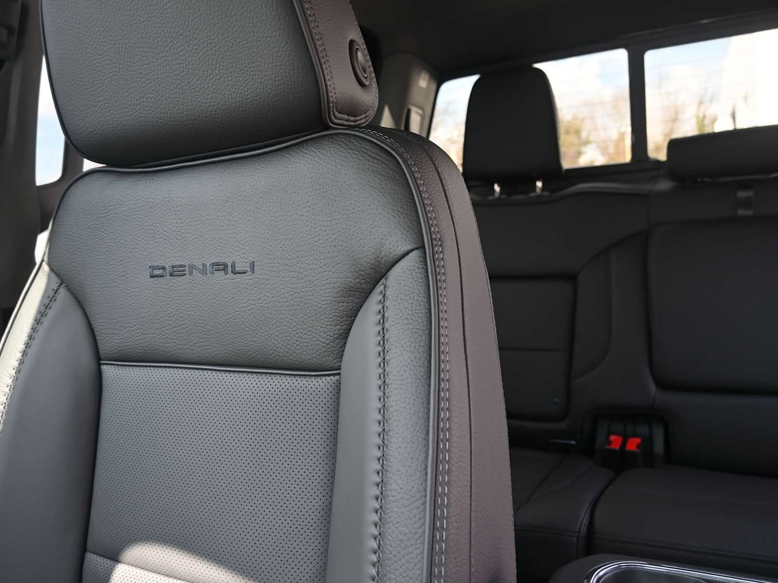 2026 GMC Sierra 3500 HD Denali DRW