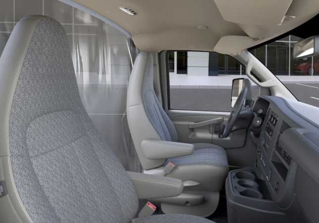 2025 GMC Savana Cutaway 3500 1WT