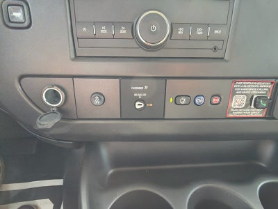 2025 GMC Savana Cutaway 3500 1WT